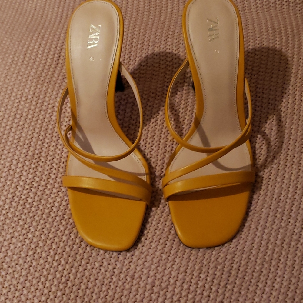 Heels - Picture 3 of 8